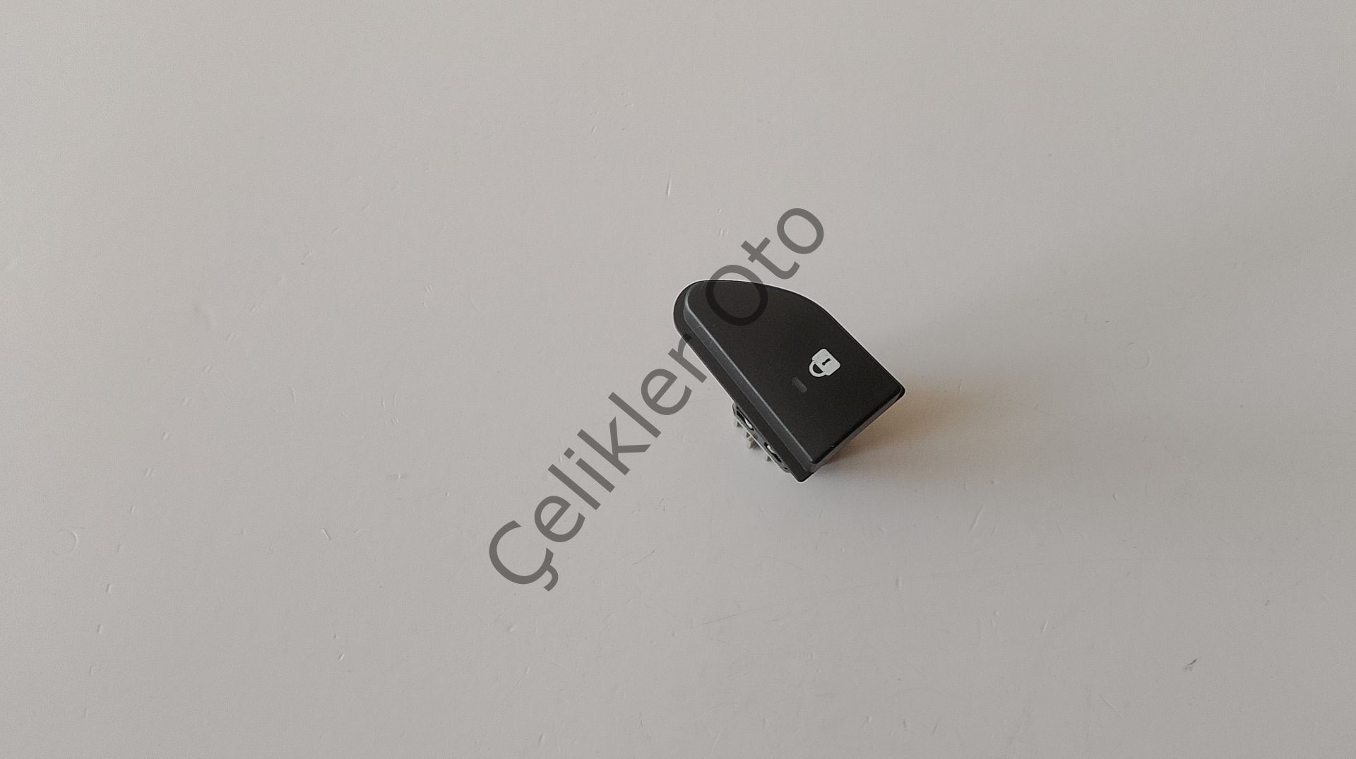 Merkezi Kilit Düğmesi Anahtarı Clio 4 Captur Duster Zoe 252103678R