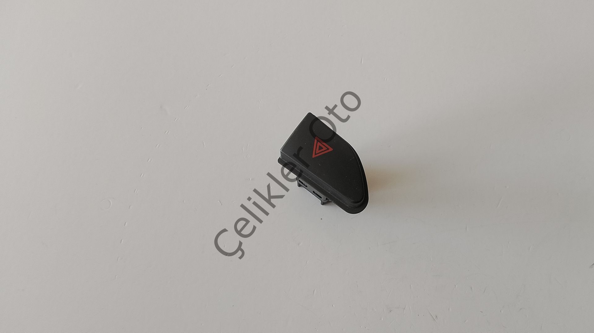 Dörtlü Flaşör Anahtarı Düğmesi Clio 4 Captur Duster 252907372R