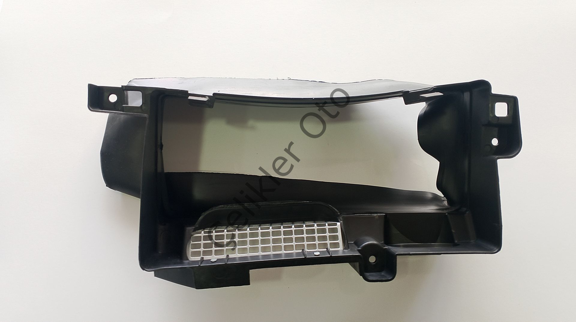 Ön Tampon Sol Hava Kanalı Megane 4 628113910R