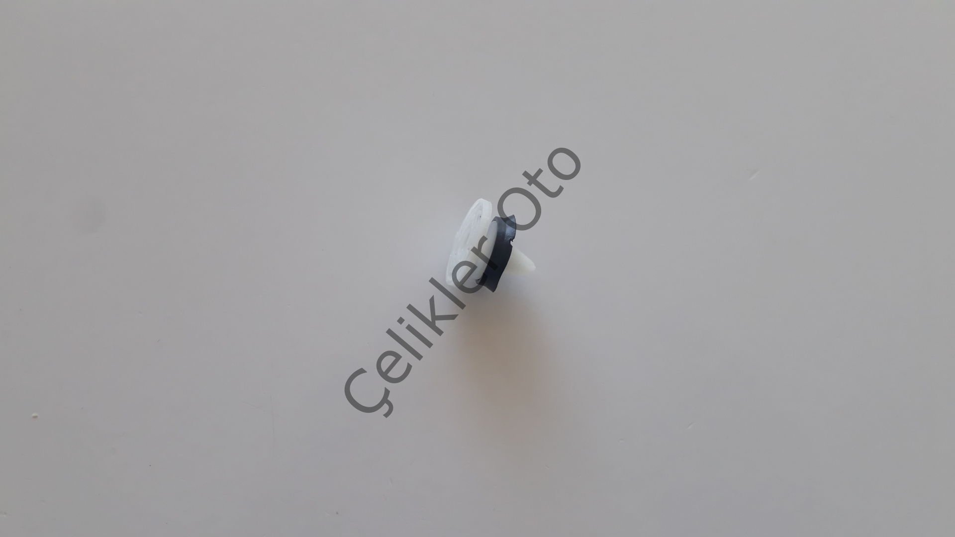 Kapı Döşeme Klipsi Fluence Megane 3 Laguna 3 7703077476