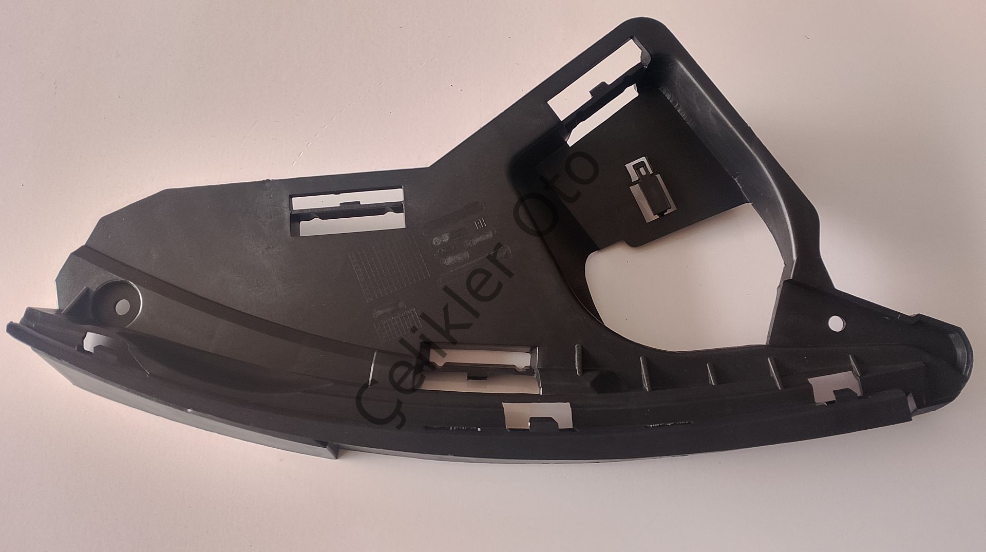 Sağ Ön Tampon Braketi Far Altı XC60 2009->2013 30763434