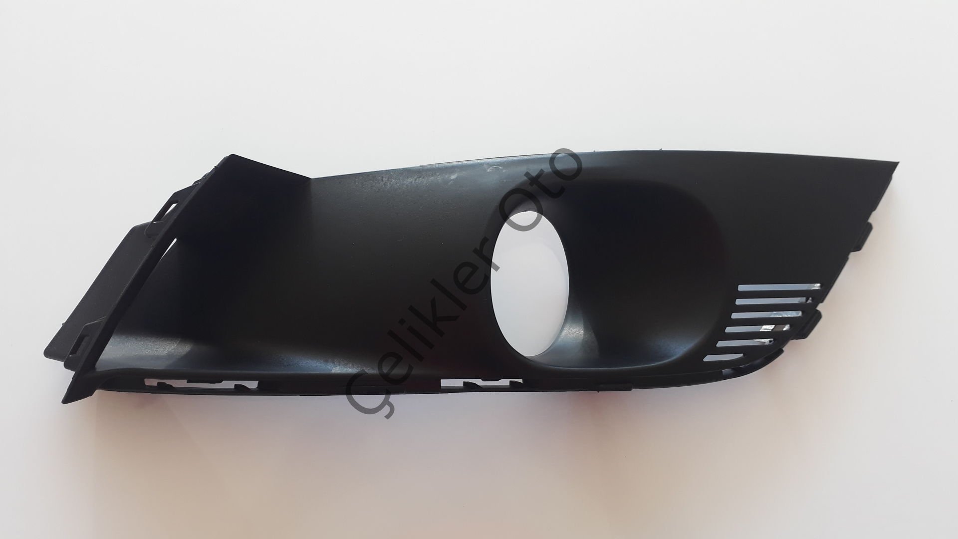 Megane 4 Sağ Sis Far Çerçevesi Sedan Sisli 261522924R