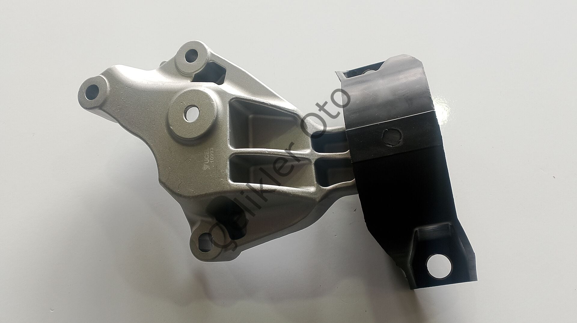 Sağ Üst Motor Takozu Clio 5 Taliant Jogger Sandero 1,0Tce 112108827R