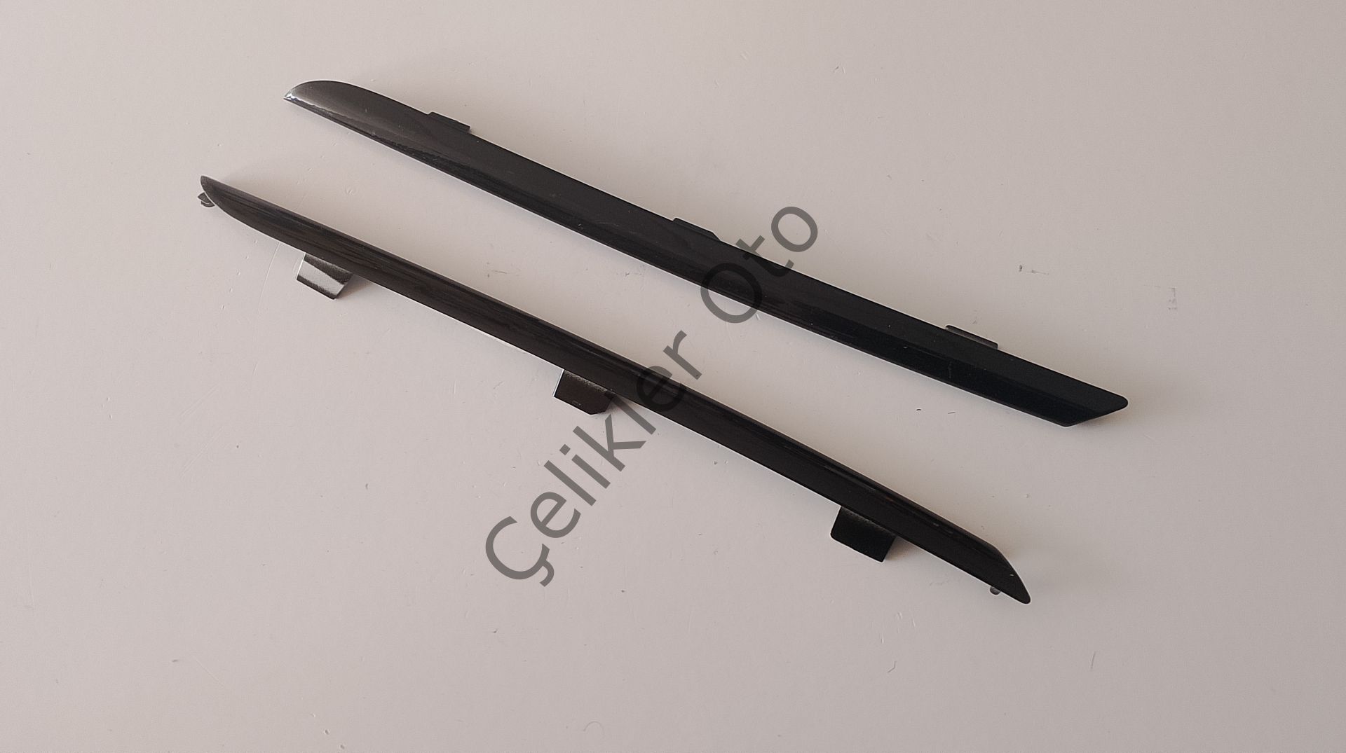 Ön Panjur Çıtası Clio 4 Siyah Takım 620723341R