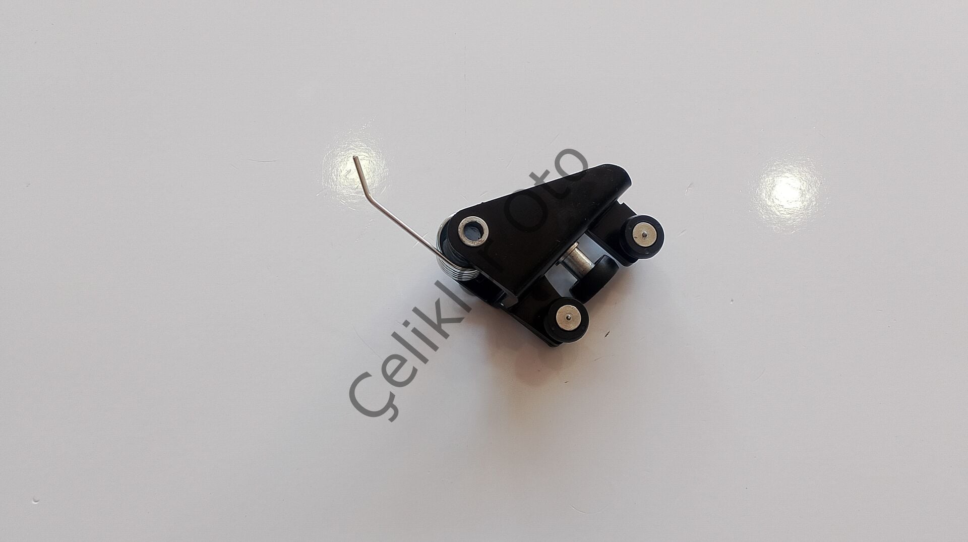 Sağ Orta Sürgülü Kapı Makarası Dacia Dokker 777643981R