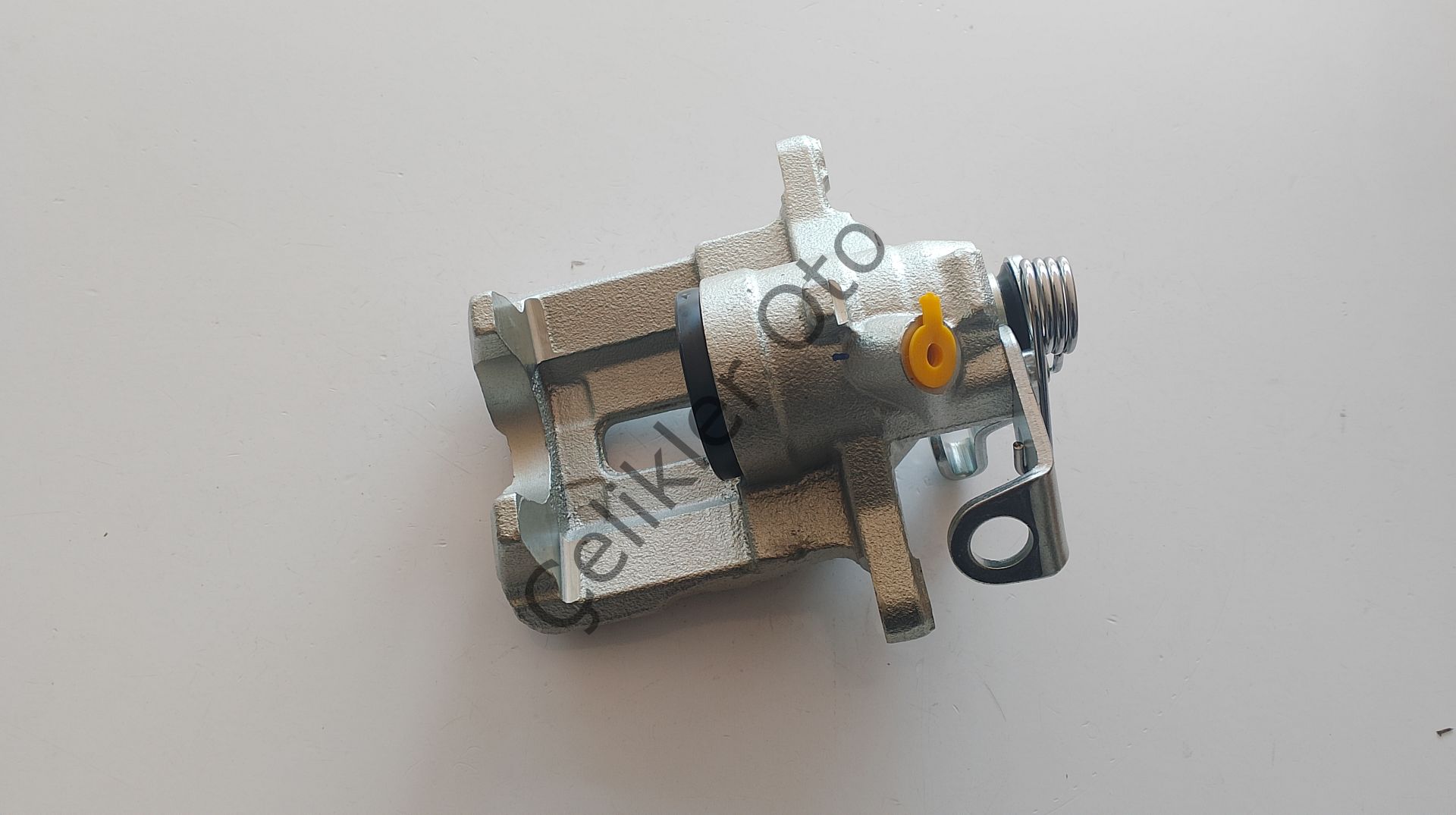 Sağ Arka Fren Kaliperi Merkezi Trafik 2 Vivaro 7701056165