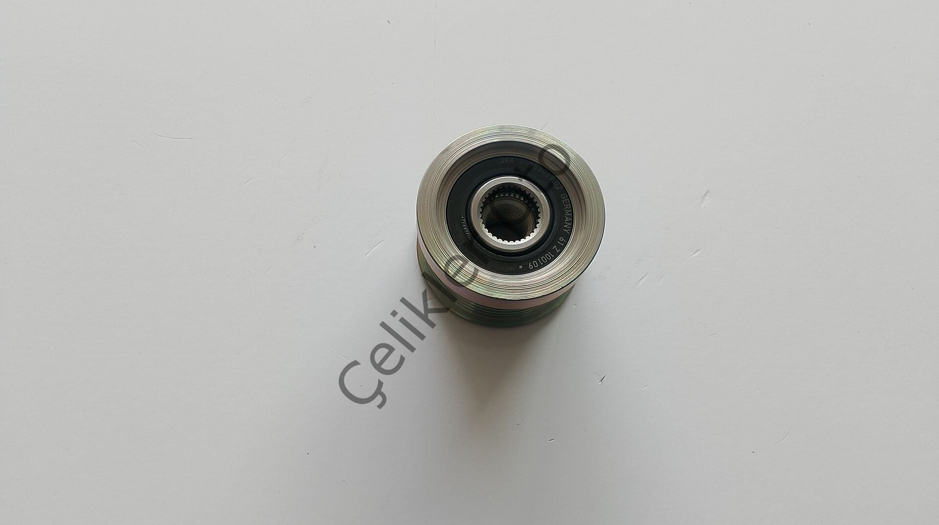 Alternatör Kasnağı S60 S80 V70 XC70 XC90 30667878
