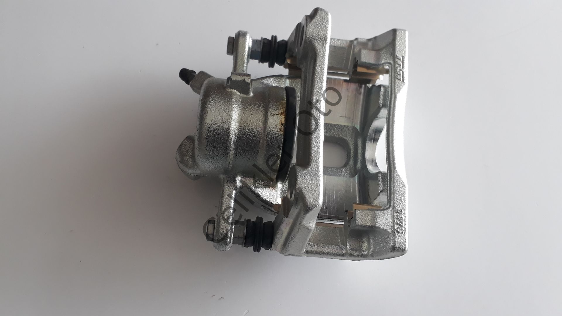 Sağ Ön Fren Kaliperi Merkezi Clio 3 Modüs 7701208333