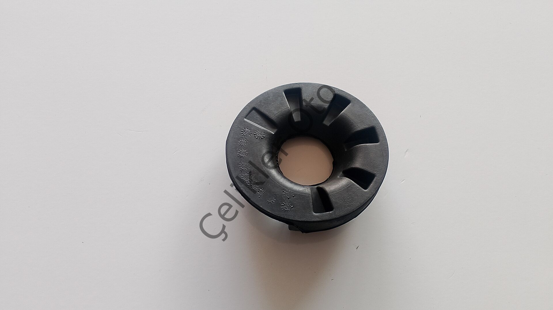Arka Helezon Üst Lastiği Dacia Logan Sandero Duster 6001547495