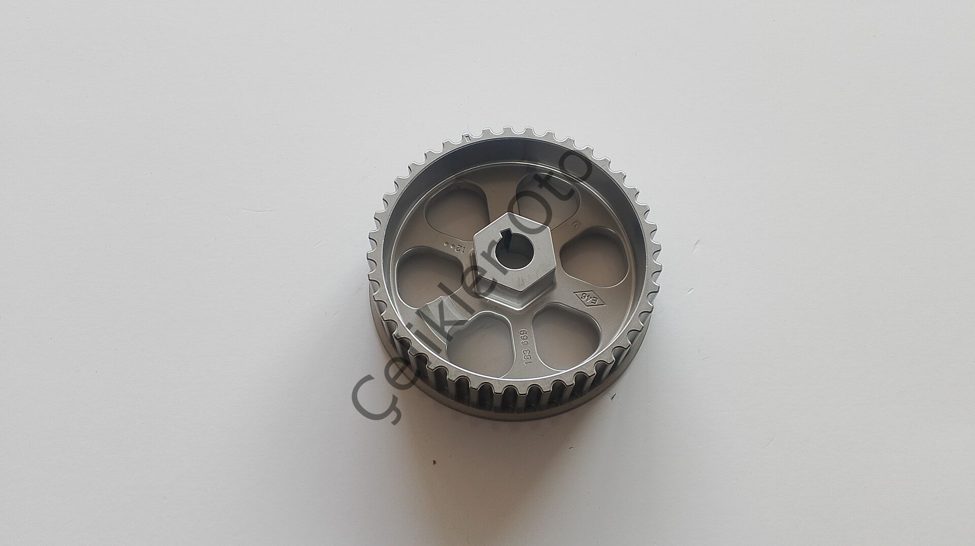 Mazot Pompa Dişlisi Megane 3 Fluence Duster 1,5Dci K9K 8200183669