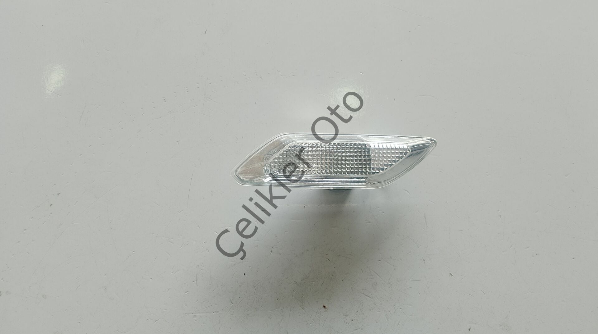 Sağ Ön Çamurluk Sinyali Taliant Sandero 261662750R