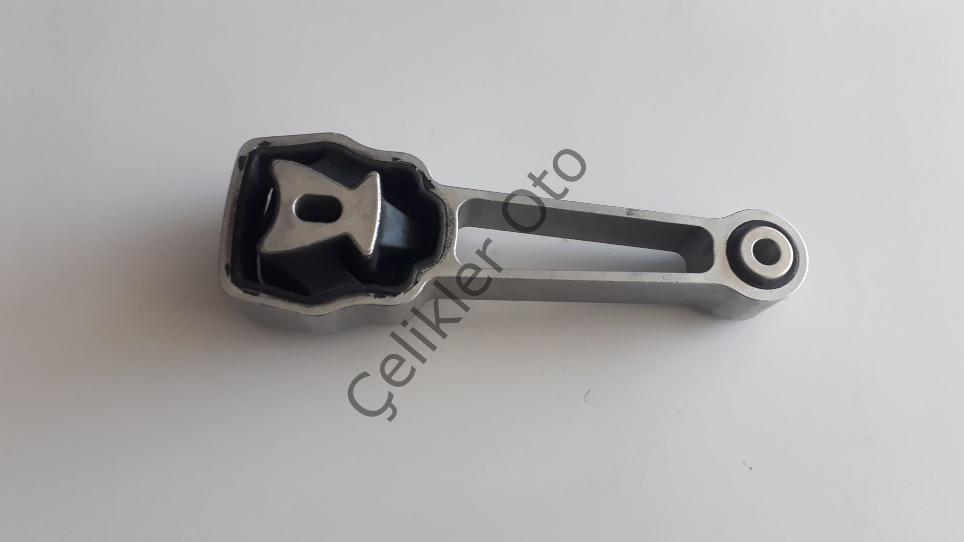 Sağ Üst Motor Takozu Tork Kolu S60 V60 S80 V70 XC60 XC70 30680474