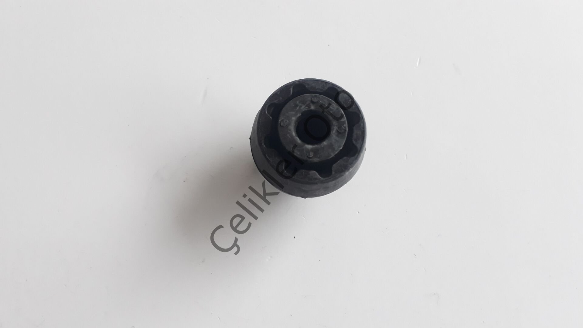 Radyatör Alt Takozu Captur Clio 4 215063995R