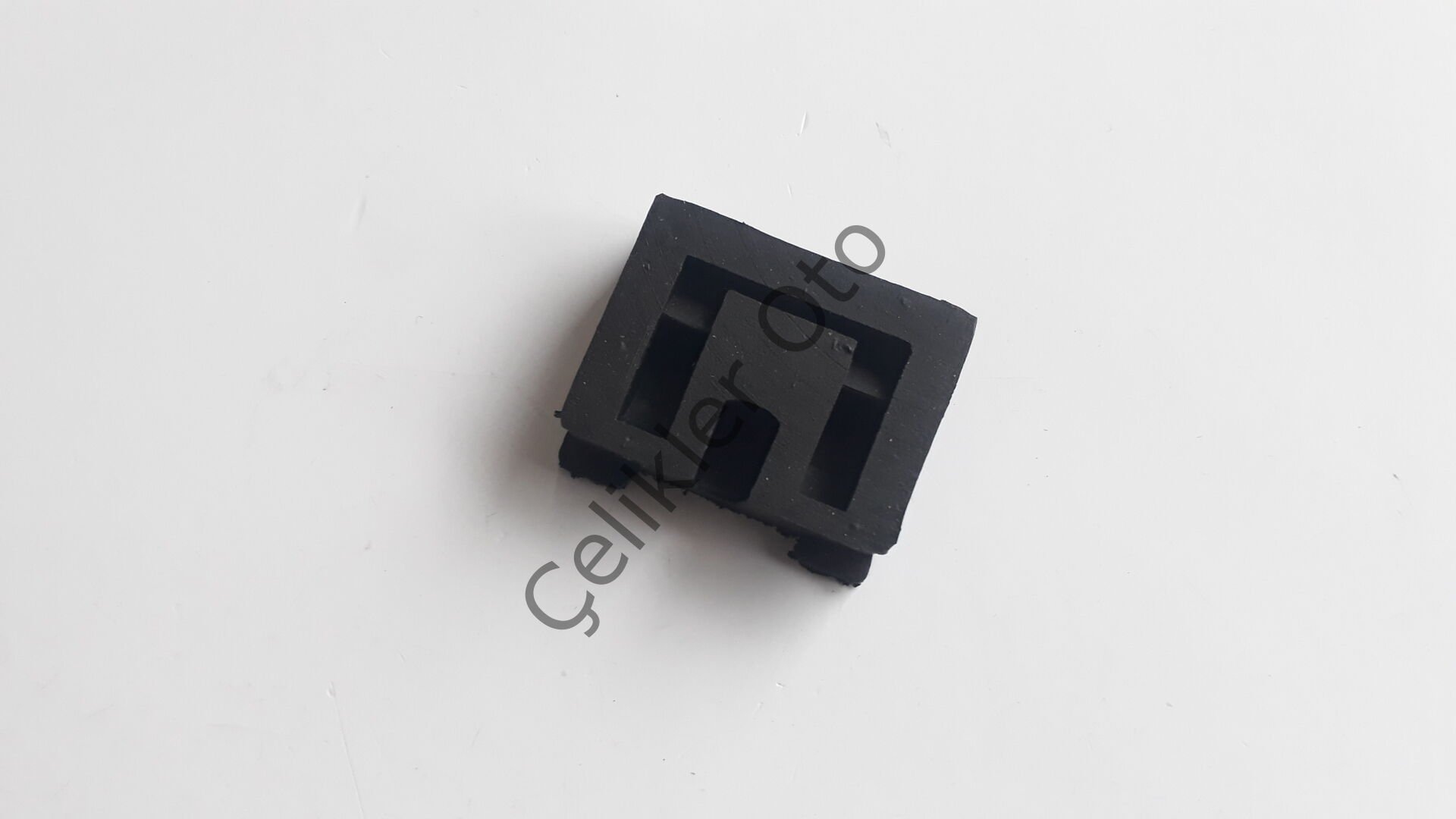 Radyatör Üst Takozu Lastiği R9 R11 7700686307