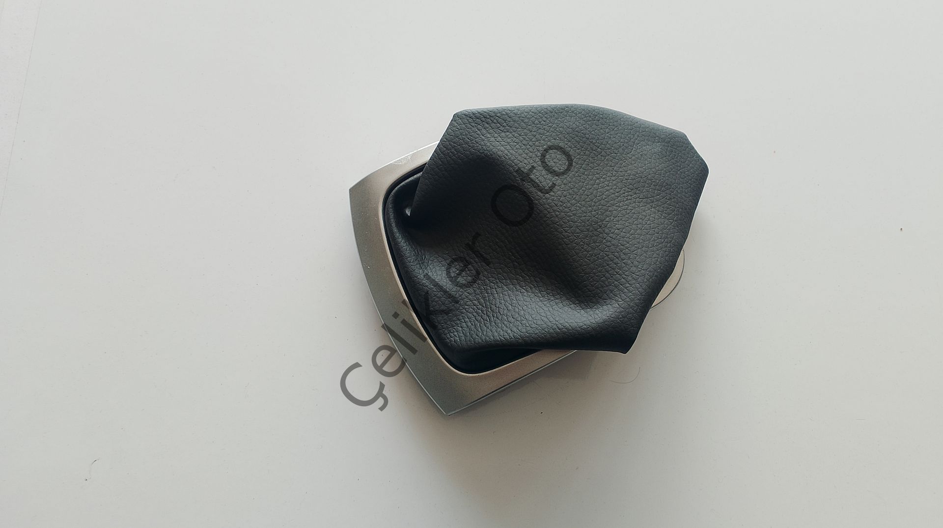 Vites Kol Körüğü Gri Megane 3 Fluence 969358108R