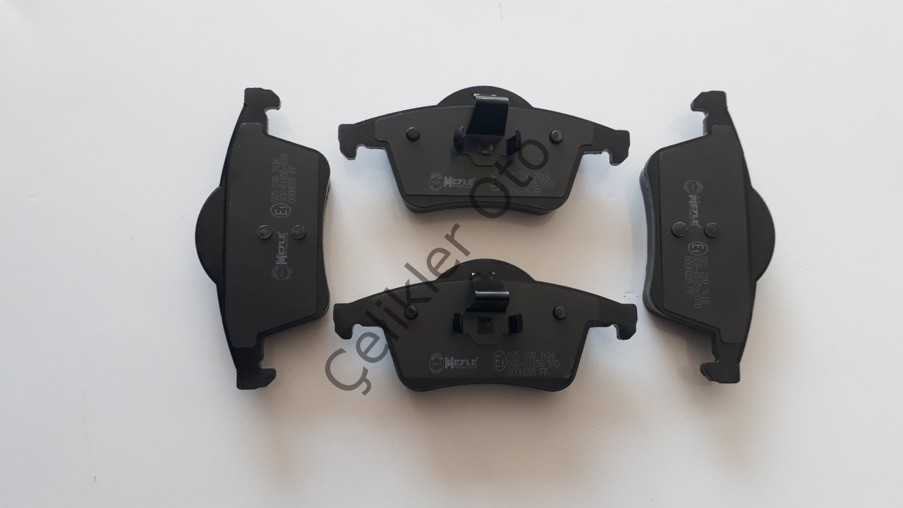 Arka Fren Balatası S60 V70 XC70 S80 30648382