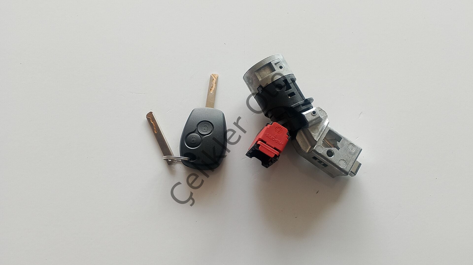 Kontak Anahtarı Clio 3 Kango 3 Duster Sandero Logan Master 3 7701208408