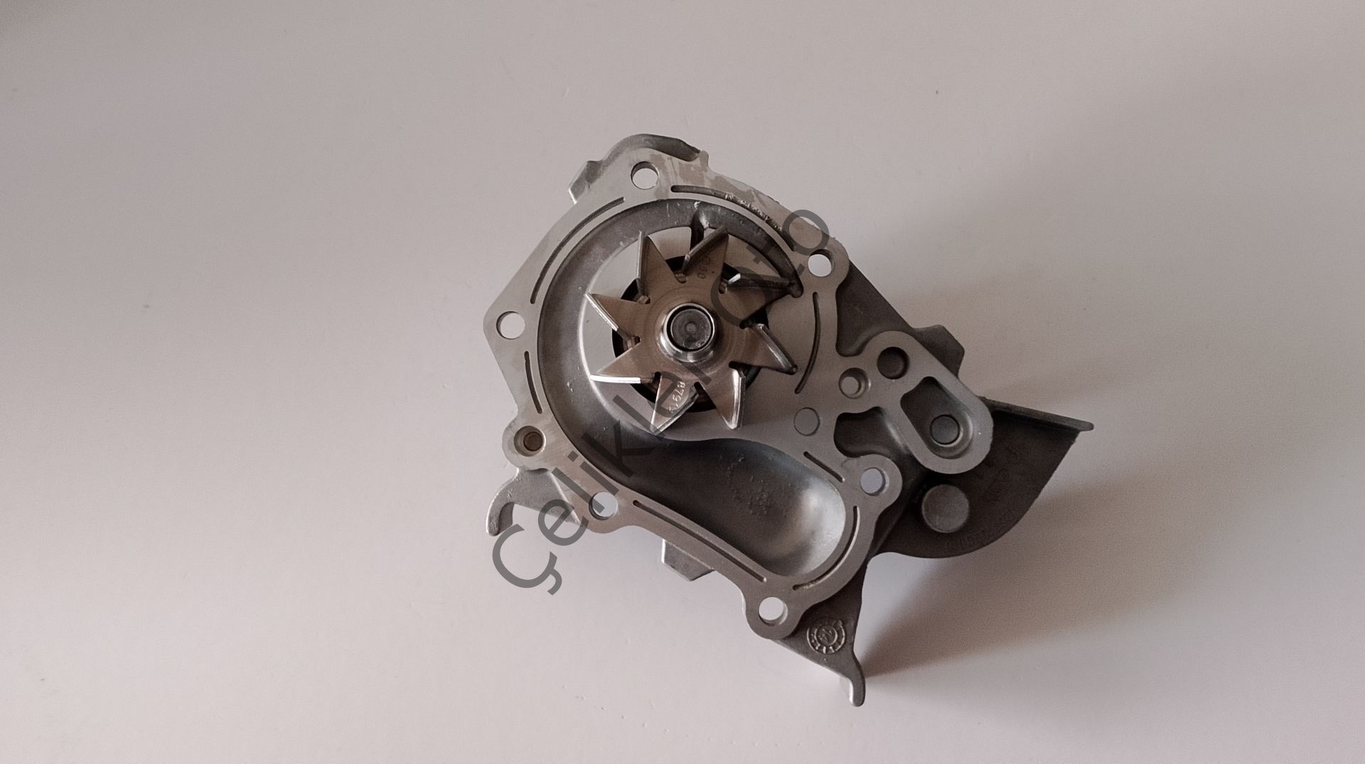 Su Pompası Devirdaim R19 Clio Kango Dacia Logan 1,4 8V E7J K7J 8200146301