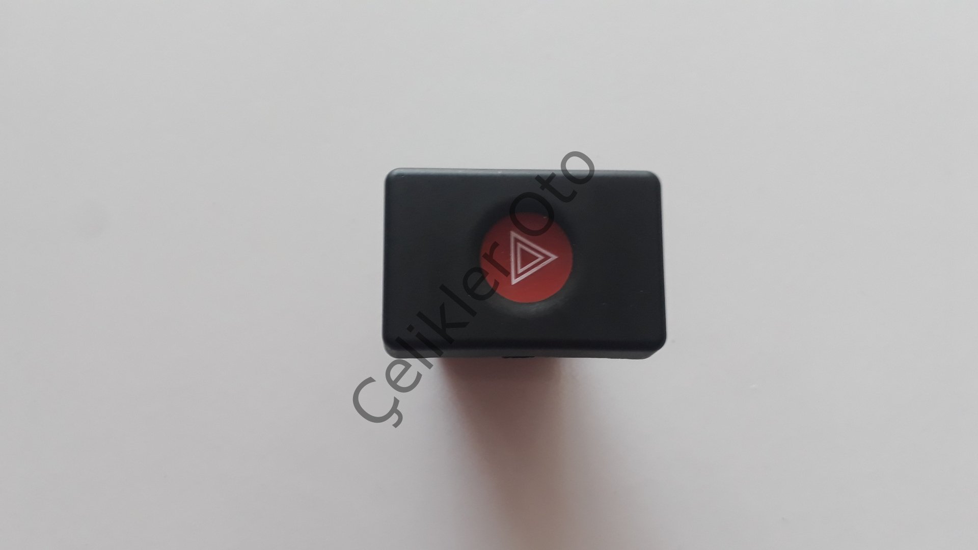 Dörtlü Flaşör Anahtarı Düğmesi Dacia Logan 6001548613