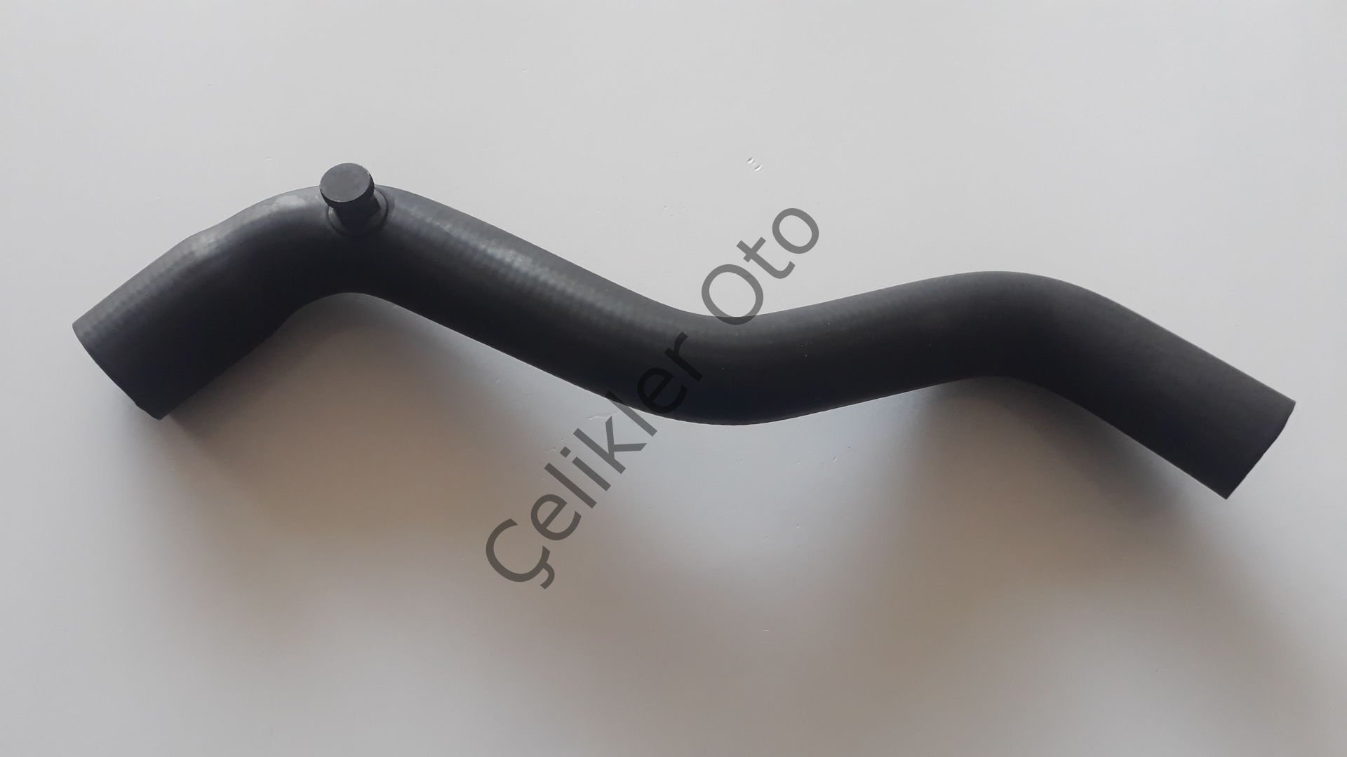 Renault R9 Radyatör Üst Hortumu 1,4 Enjeksiyonlu 7704001275