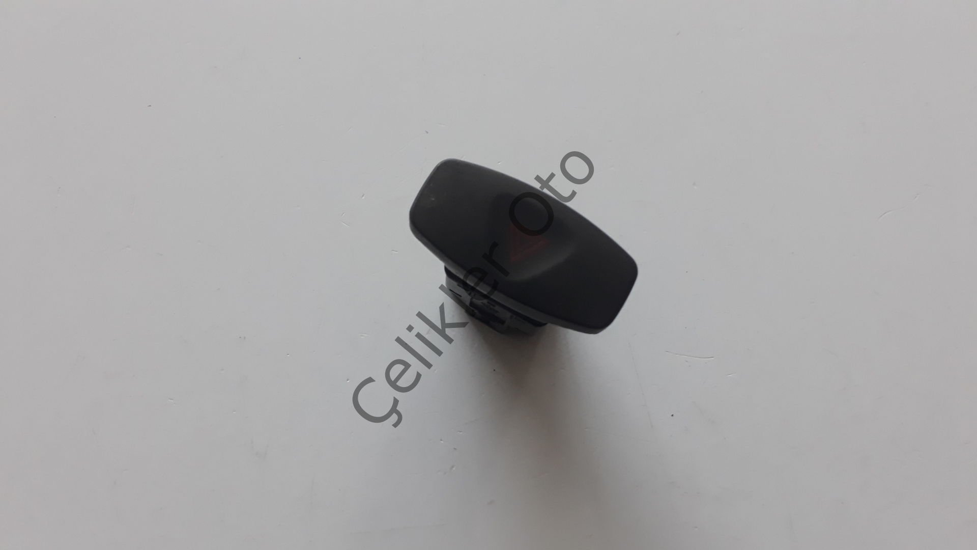 Flaşör Dörtlü Anahtarı Clio Symbol Thalia 8200446717
