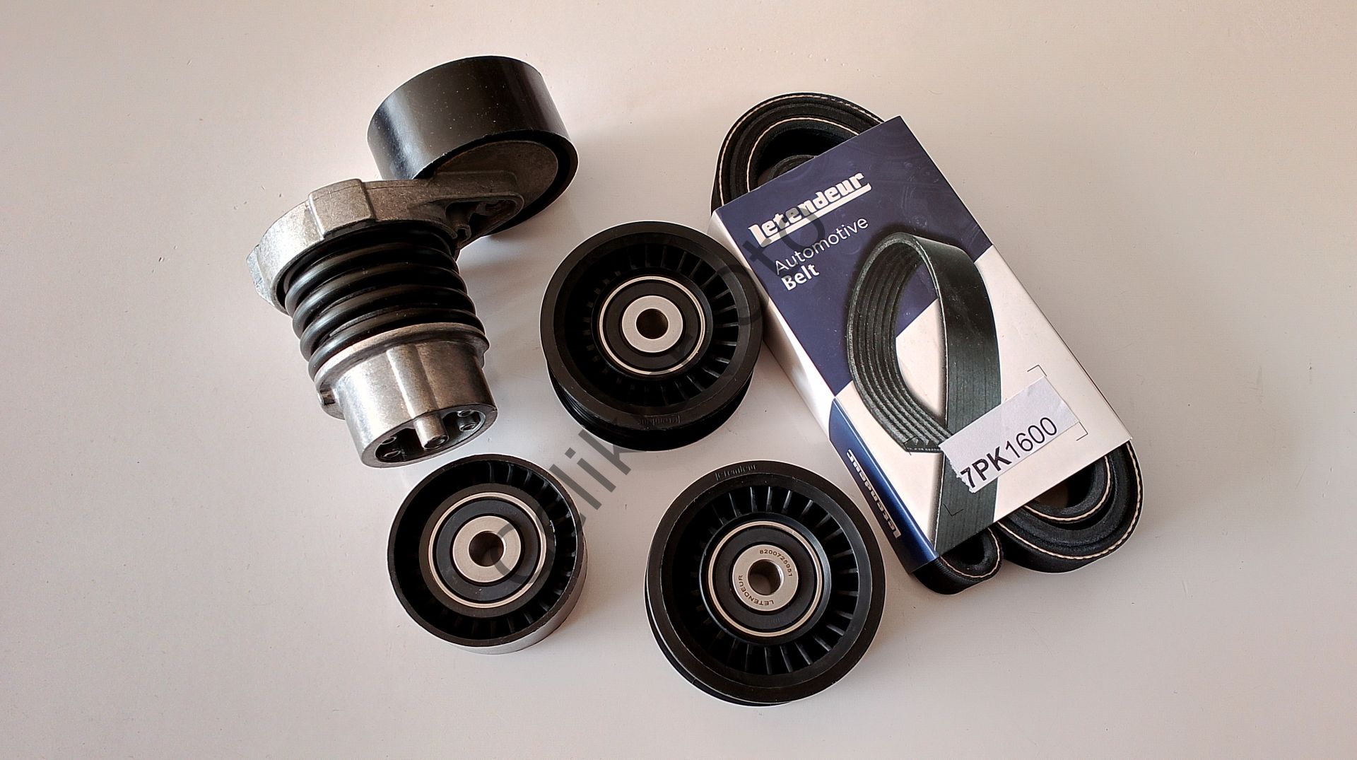 V Kayışı Alternatör Seti Clio 4 Captur Sandero Megane 3 0,9Tce 117204083R