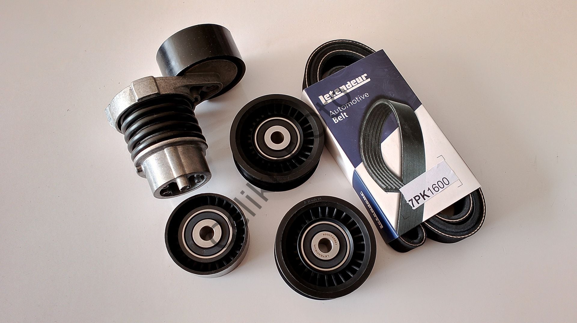 V Kayışı Alternatör Seti Clio 4 Captur Sandero Megane 3 0,9Tce 117204083R