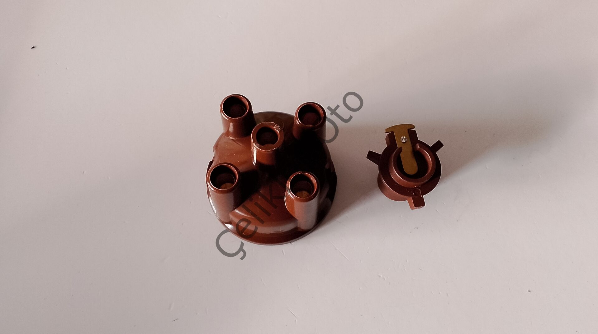 Distribütör Kapağı Tevzi Makaralı Renault R9 Spring 7701020784