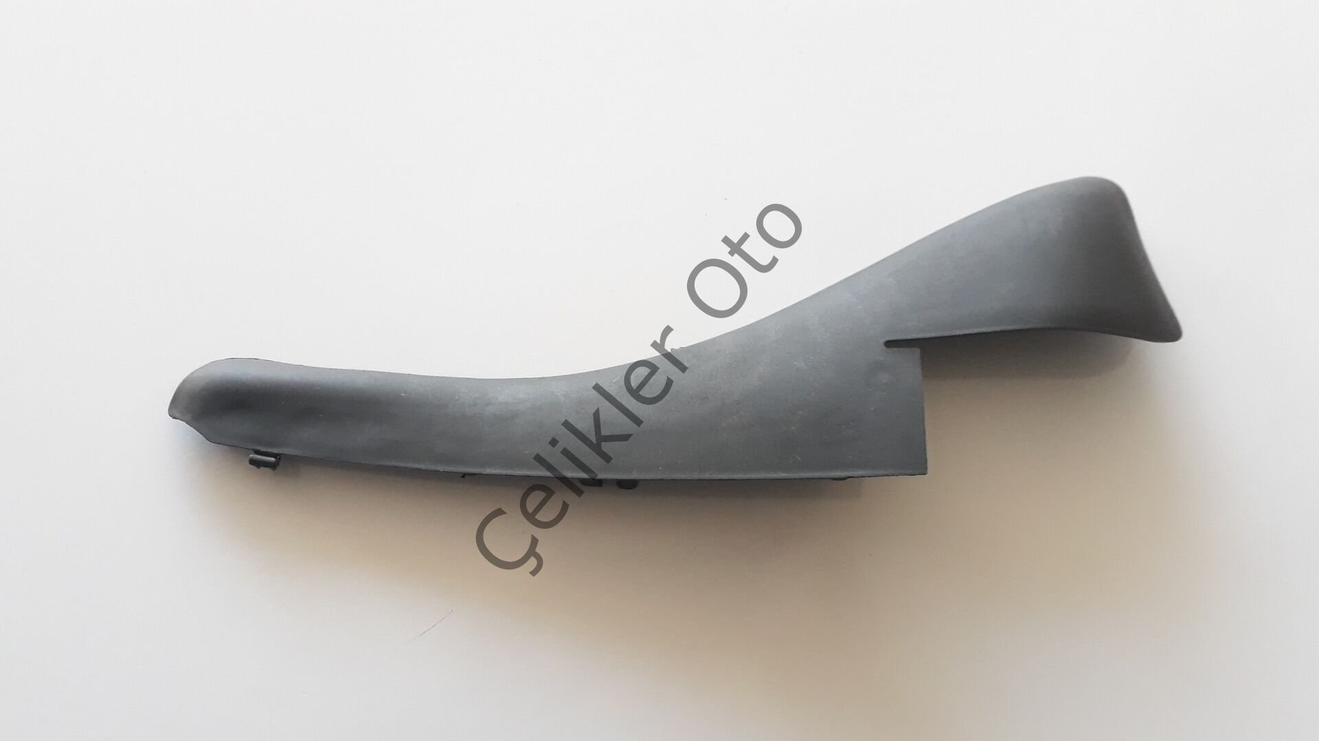 Sağ Ön Cam Izgara Plastiği Renault Master 3 668100009R