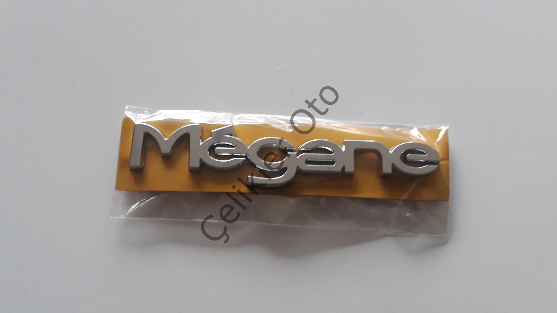 Arka Bagaj Megane Yazısı 7700845989