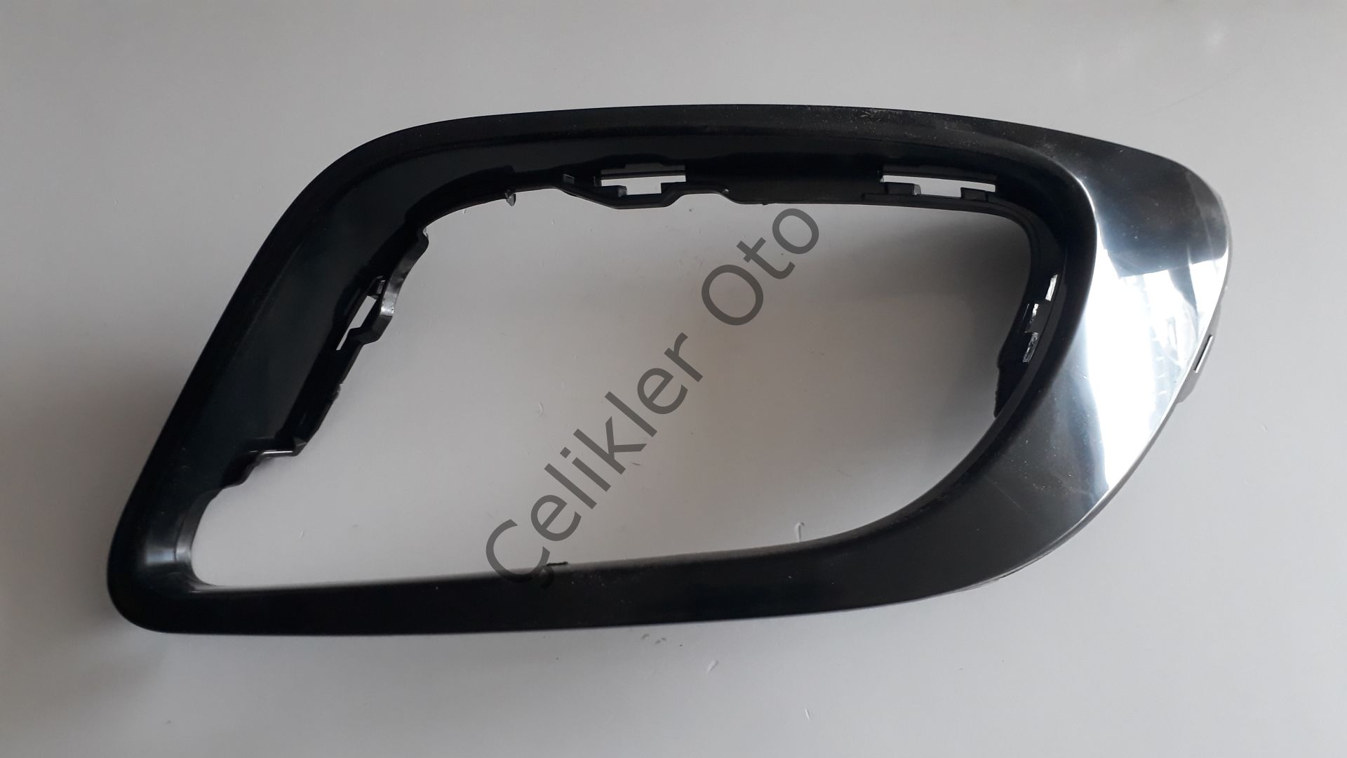 Sağ Sis Far Çercevesi Fluence 261520694R