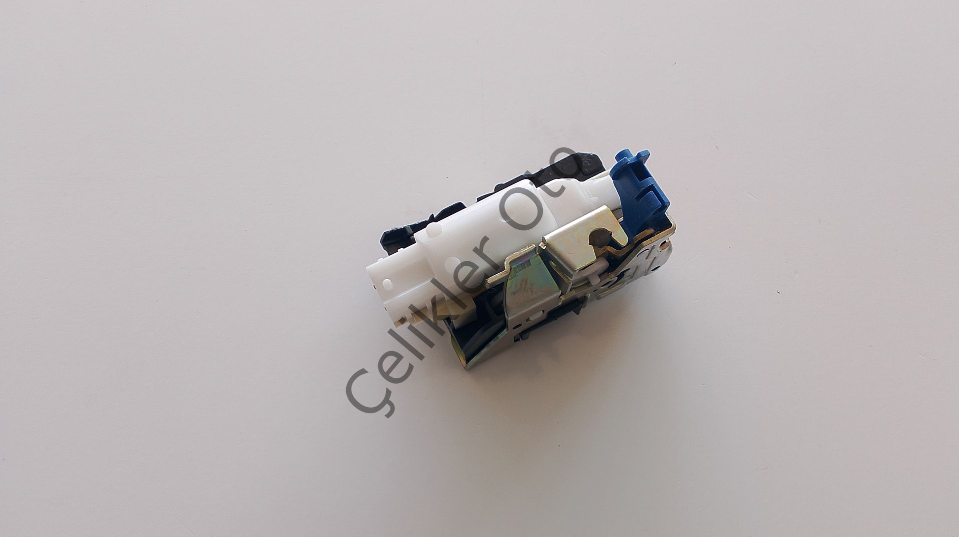 Sağ Sürgülü Kapı Kilidi Motorlu Kango 8200051733