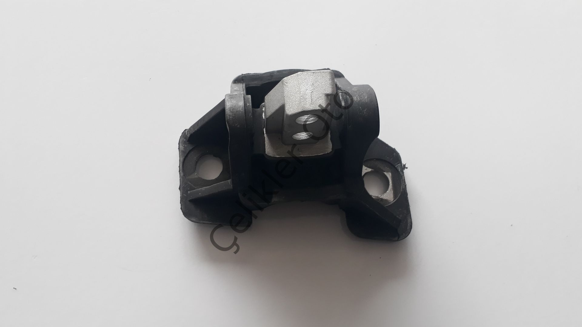 Motor Takozu Sağ Yan 850 9135178