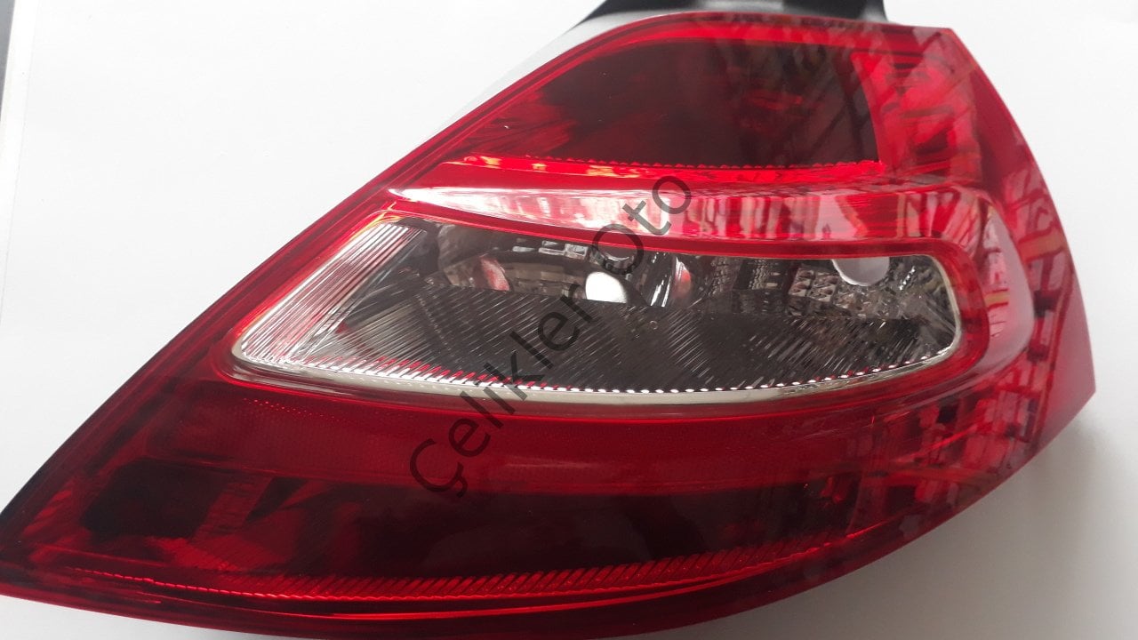 Sağ Stop Lambası Megane 2 Hactback 2006->8200413216