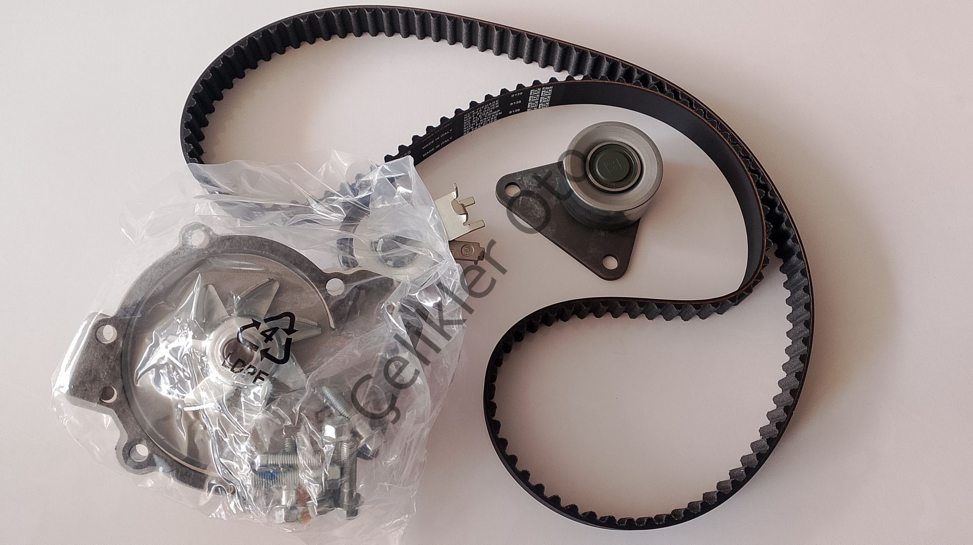 Triger Eksantrik Seti+Su Pompası S40 V40 C30 V70 S70 S60 S80 XC70 XC90 2,0T 2,5T 30758261