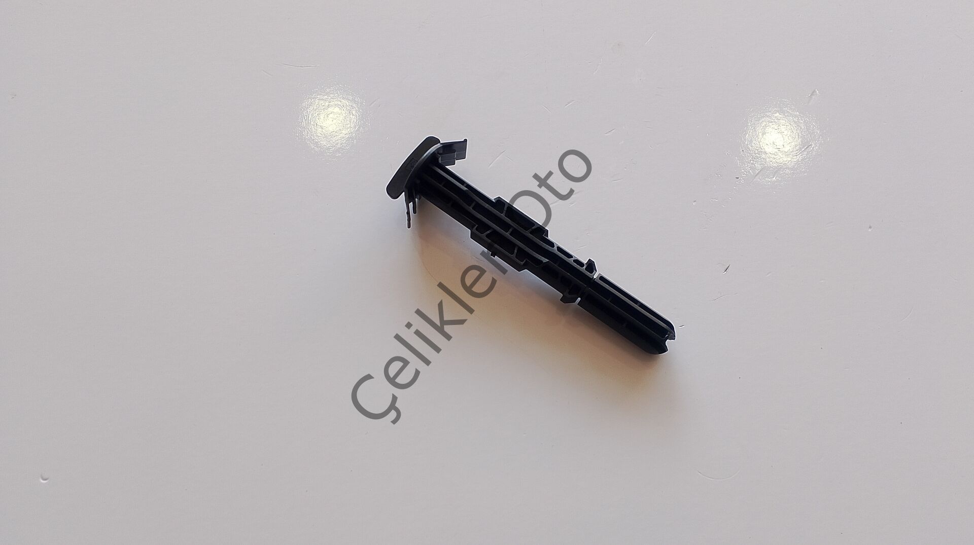 Radyatör Üst Pimi Ayağı Clio 5 215432175R