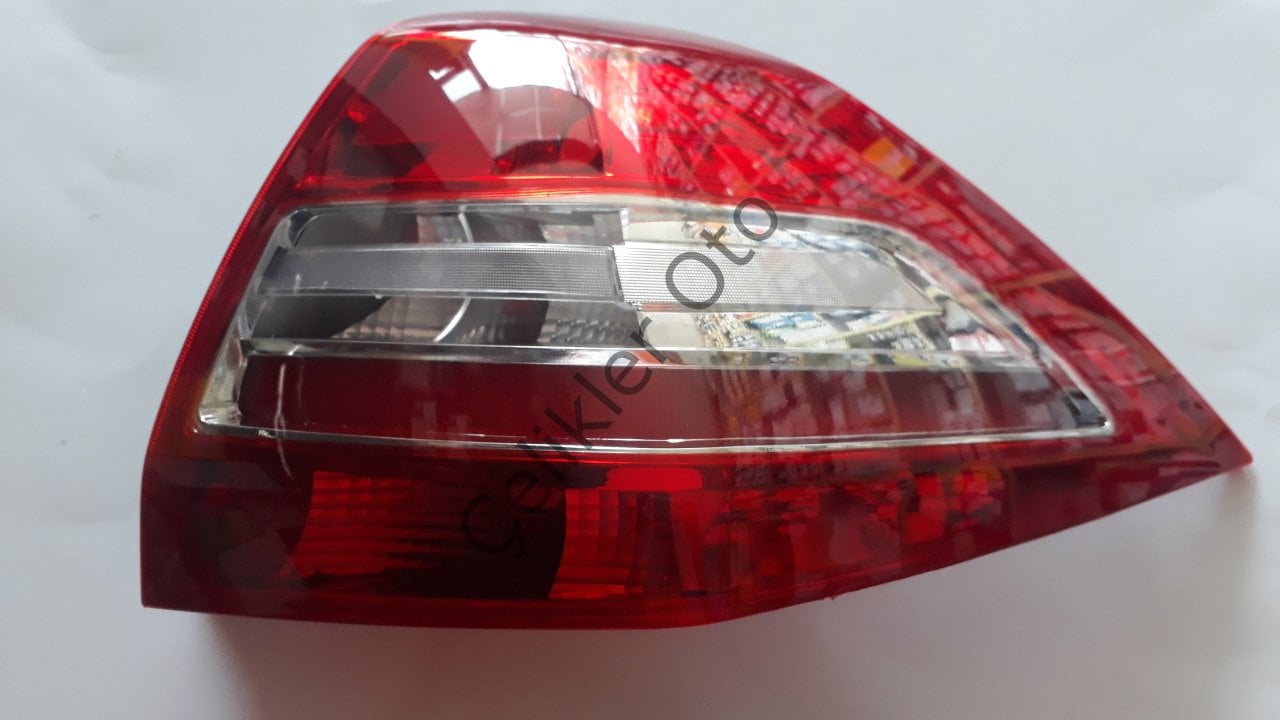 Sağ Stop Lambası Megane 2 2006->8200417347