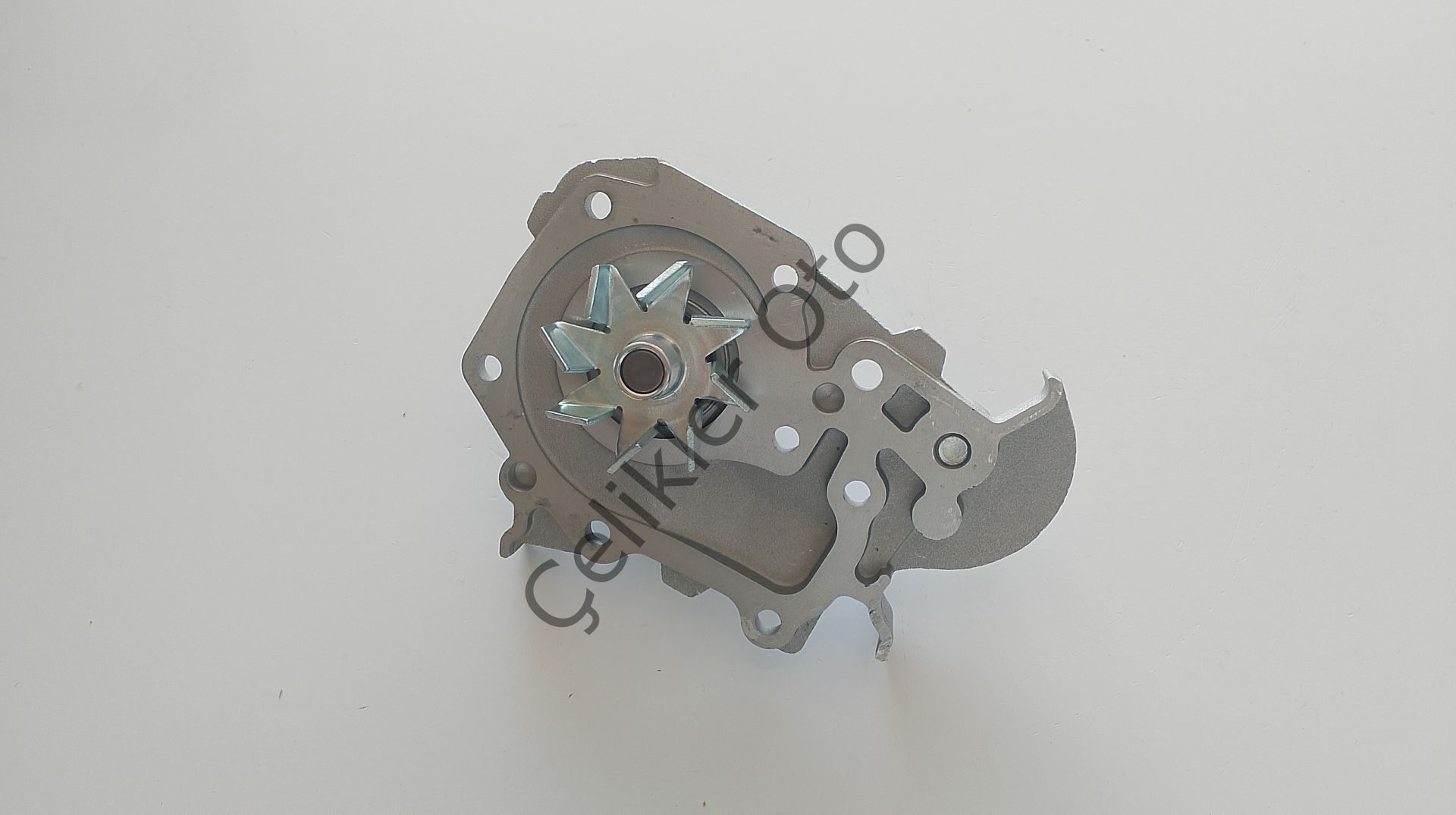 Su Pompası Devirdaim Dacia Logan R19 Clio Megane 1,6 8V K7M 7701478018