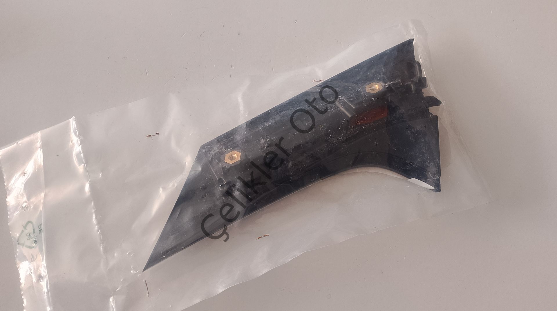 Sağ Arka Cam Çıtası Clio 5 960320029R