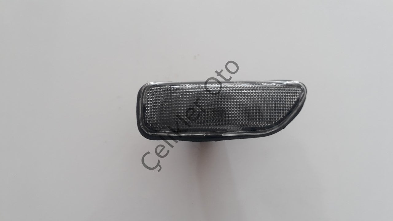 Sağ Çamurluk Sinyali S60 S80 V70 XC70 XC90 8658945