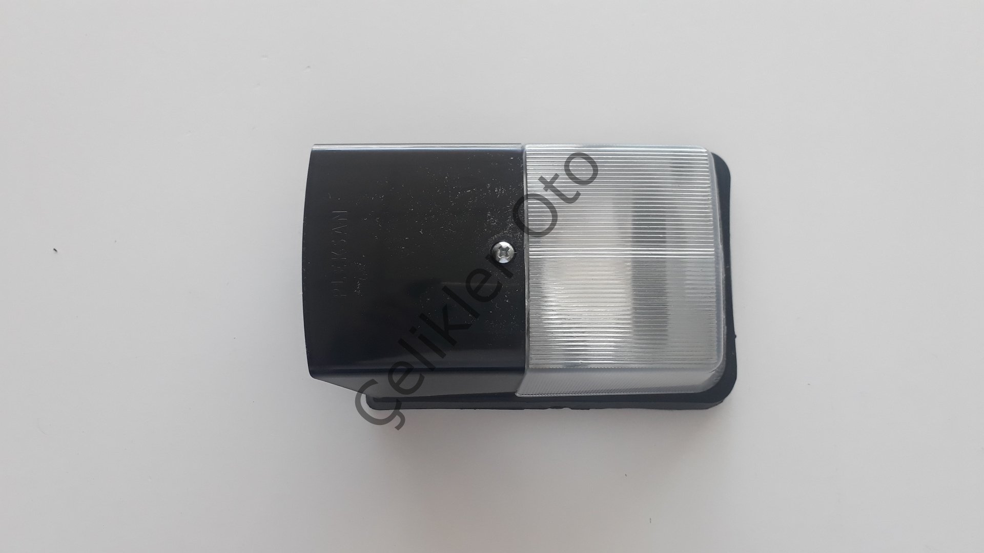 Renault R12 SW Sağ Plaka Geri Vites Lambası 7702127412