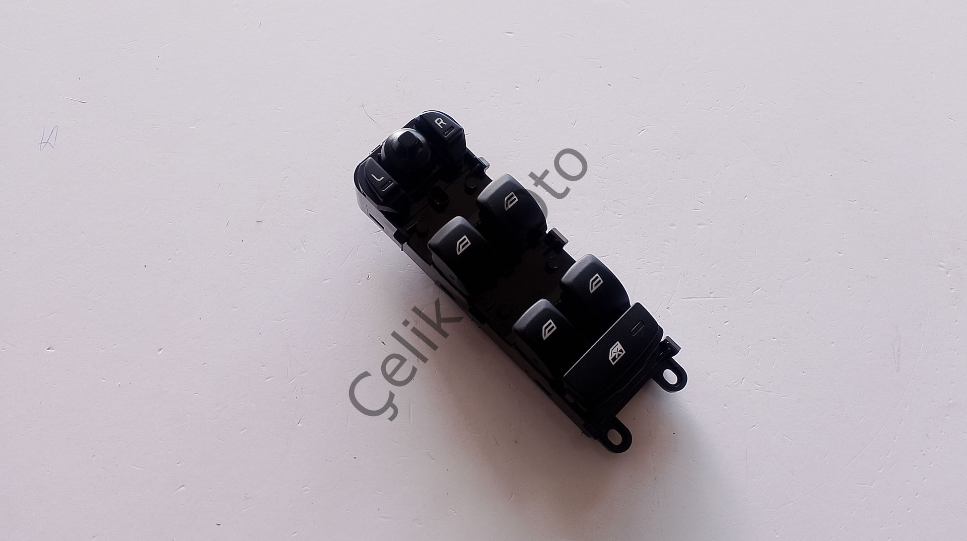 Sol Cam Açma Anahtarı Düğmesi S60 V60 XC60 31334345