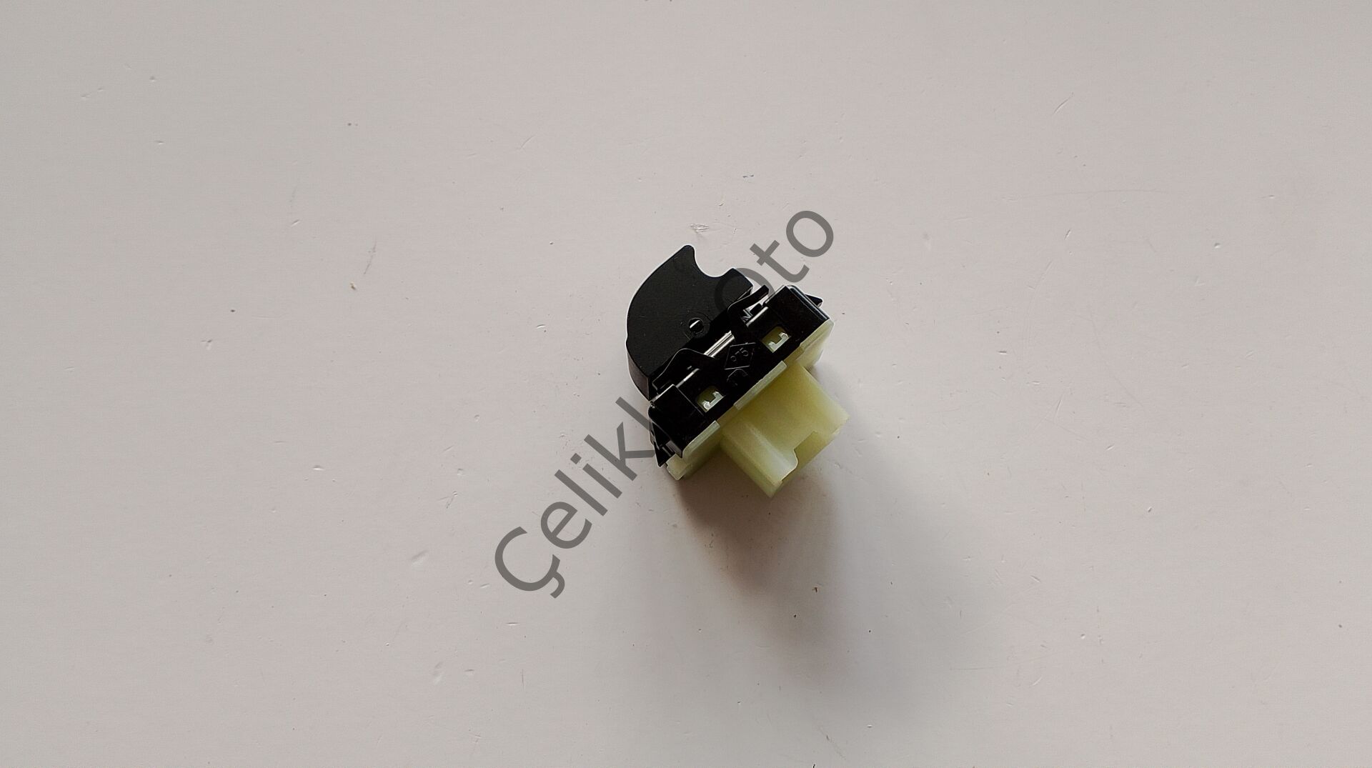 Sağ Cam Açma Anahtarı Dokker Lodgy Clio 4 254217475R