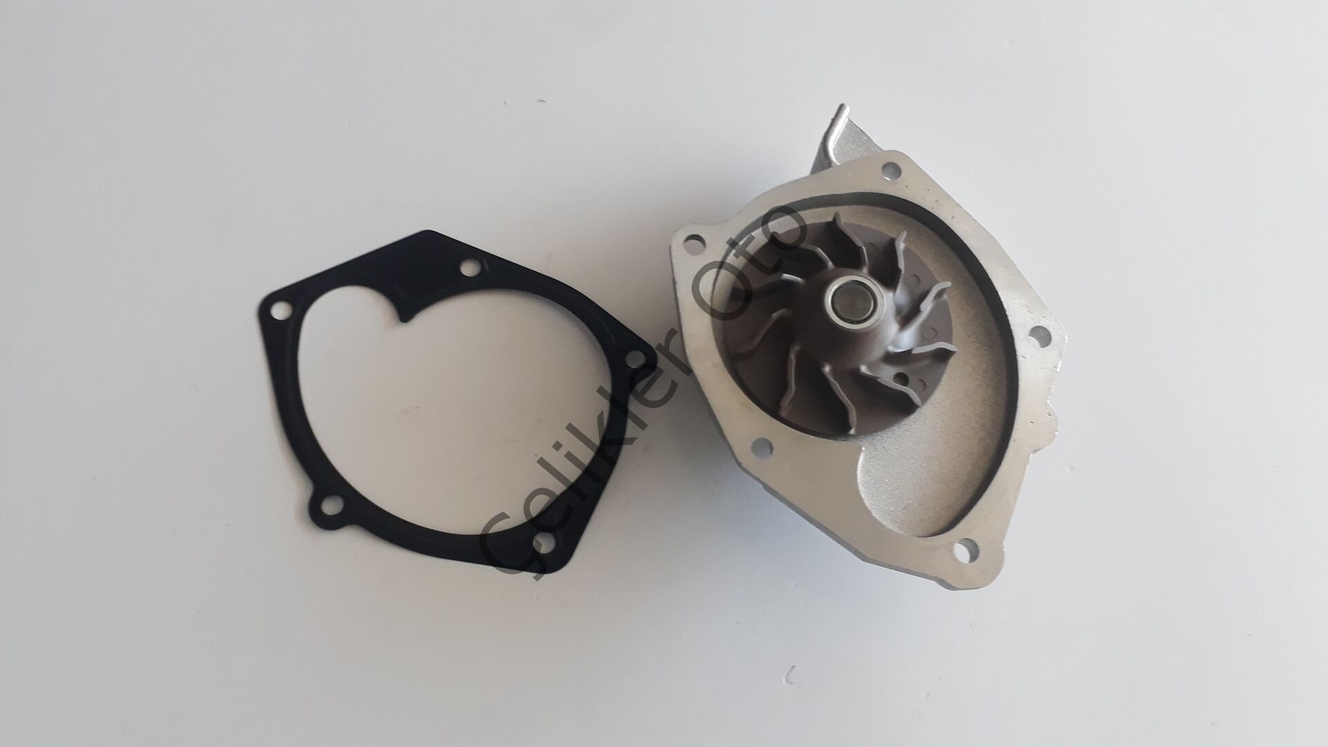 Su Pompası Devirdaim Trafik 2 Laguna 2 1,9Dci 2,0 16V 7701479043