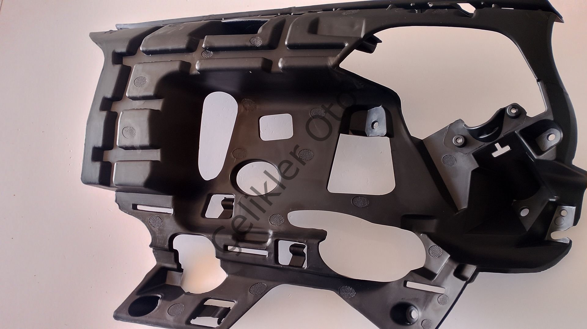 Sol Ön Tampon Braketi Far Altı S60 V60 2014->31323840