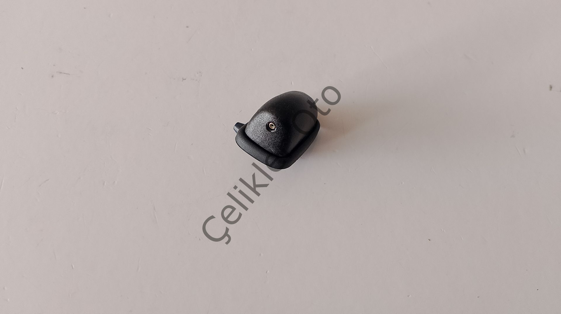 Arka Cam Su Fiskiye Memesi R19 Hactback 7700793609