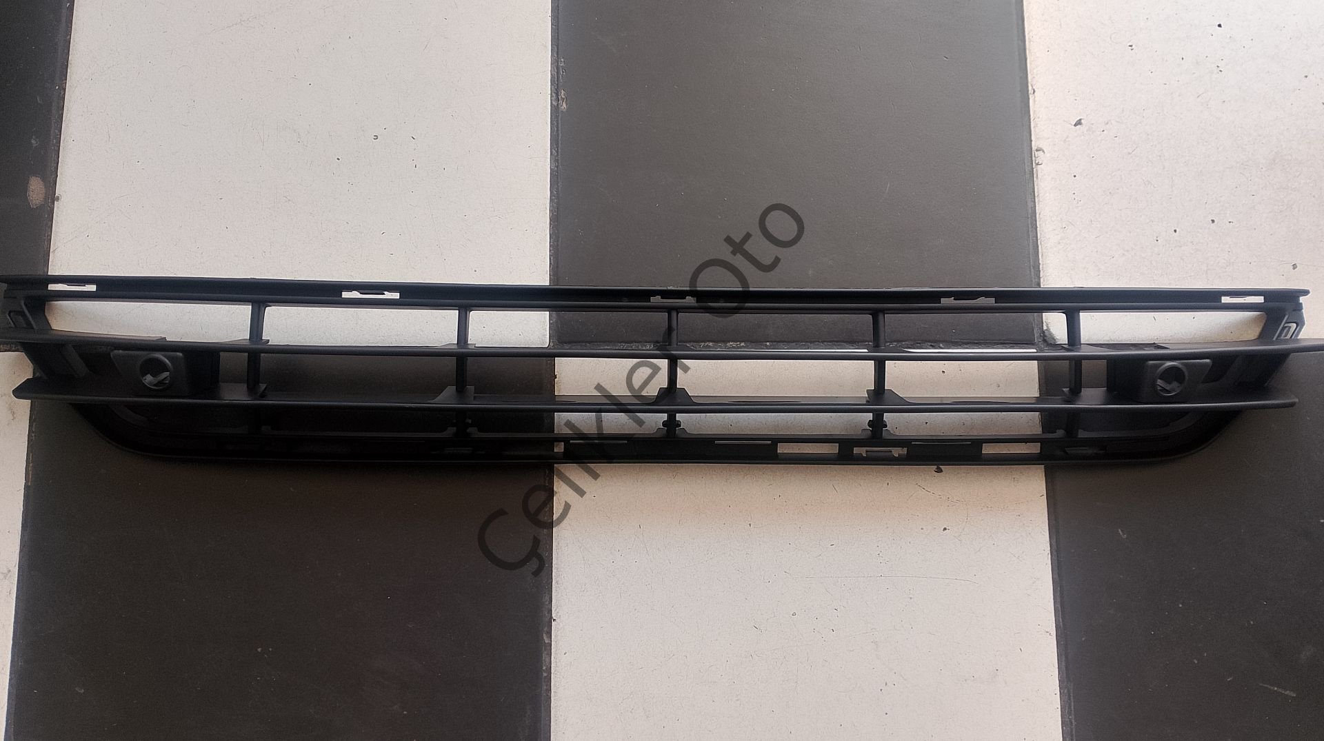 Ön Tampon Alt Izgarası Sensörlü S60 V60 2014->31323859