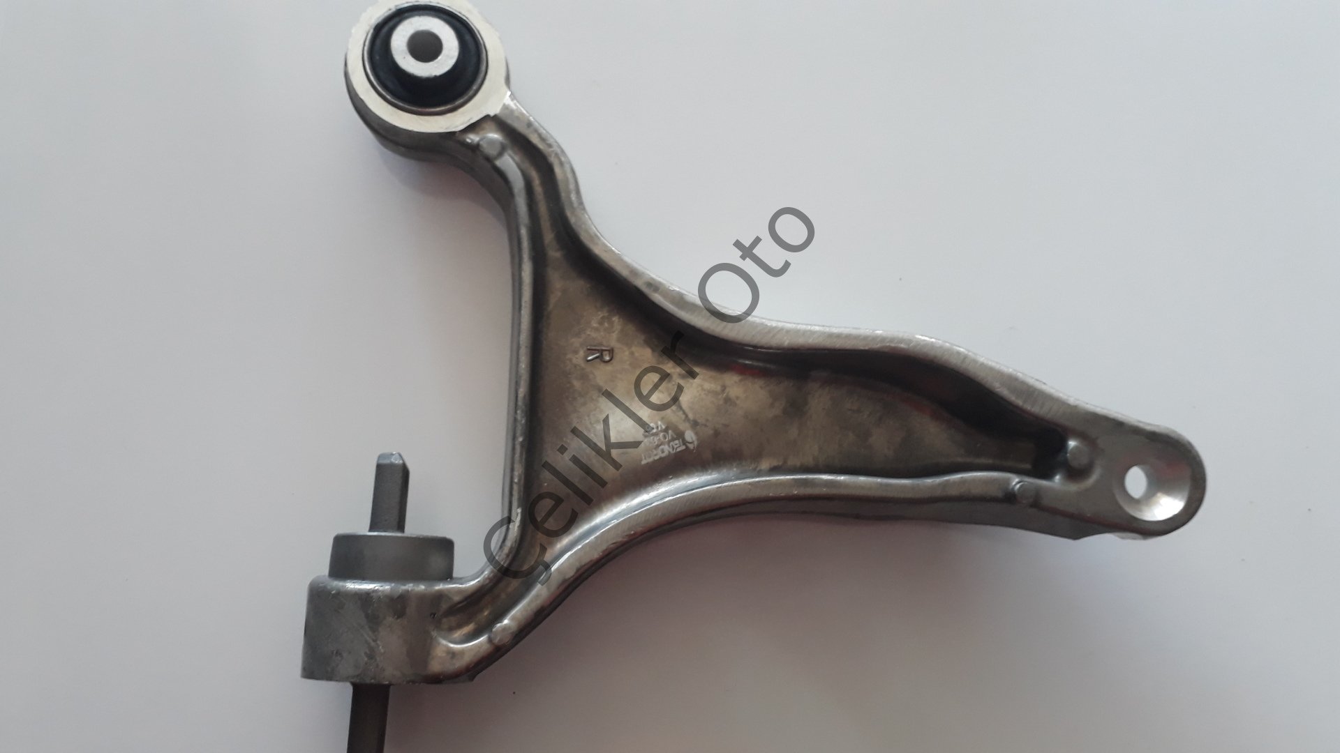 Sağ Alt Tabla Salıncak XC70 V70 30635232