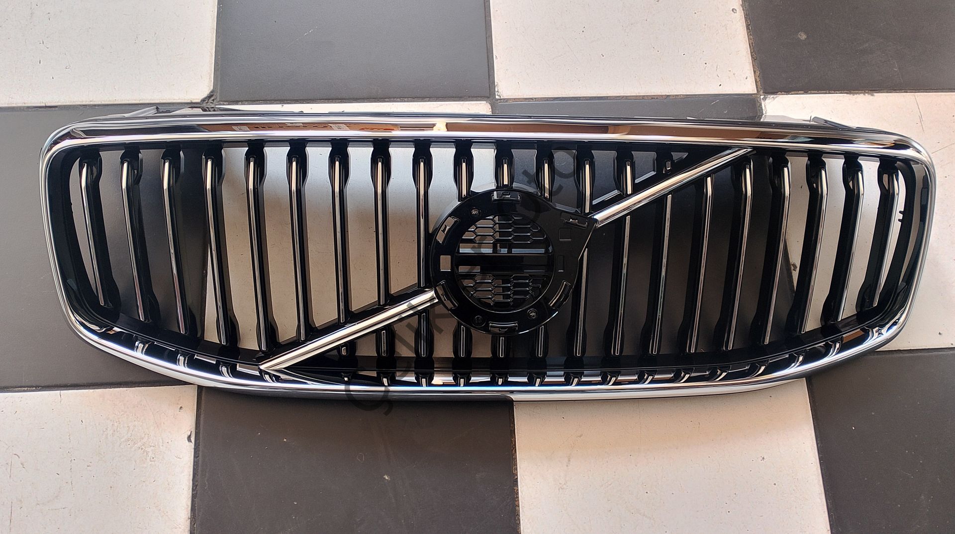 Ön Panjur Izgara XC60 2018->31425535