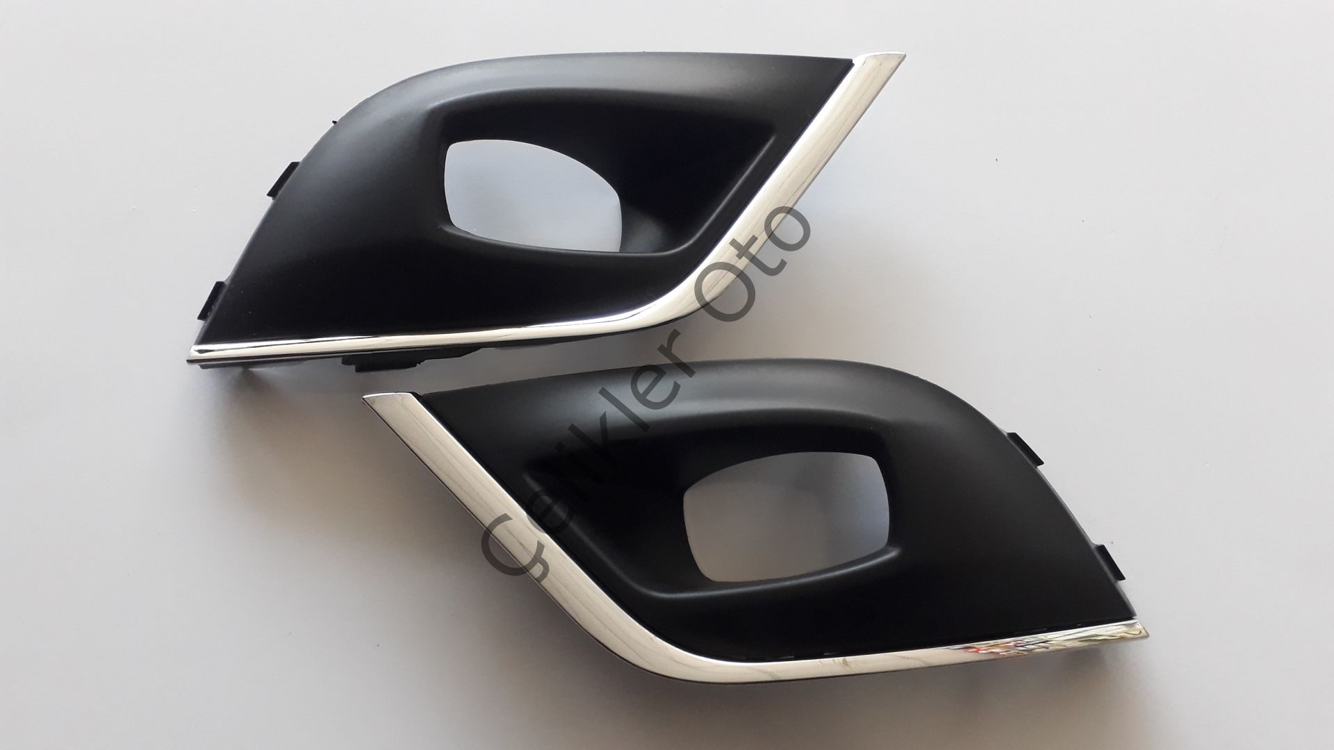 Sis Far Kapak Takımı Çercevesi Renault Clio 4 2016->261A30735R
